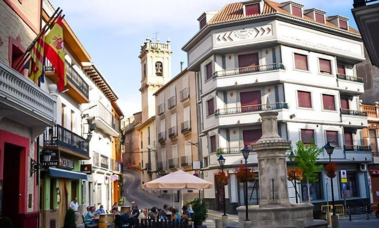 Hidden Gem of Valencia: Where to Find a Renaissance Masterpiece Amidst Vineyards