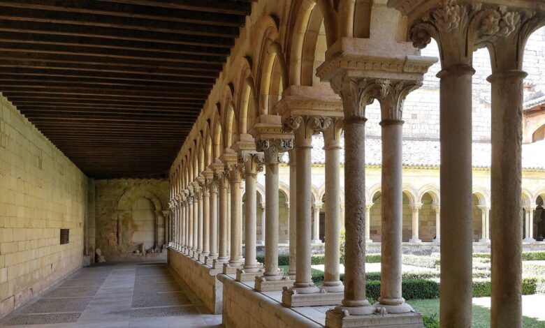 Hidden Gem of Palencia: A Monastery Courtyard That Captivates with Its Harmony and History