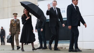 Королевская чета в центре внимания: траурная церемония в Уэльве после катастрофы на железной дороге