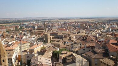 Π‘ΠΊΠΎΠ»ΡΠΊΠΎ Π»ΡΠ΄Π΅ΠΉ ΠΆΠΈΠ²Π΅Ρ Π² Π£ΡΡΠΊΠ΅ ΠΈ ΠΏΠΎΡΠ΅ΠΌΡ ΡΡΠΎΡ Π³ΠΎΡΠΎΠ΄ ΡΡΠ°Π½ΠΎΠ²ΠΈΡΡΡ Π²ΡΠ΅ ΠΏΡΠΈΠ²Π»Π΅ΠΊΠ°ΡΠ΅Π»ΡΠ½Π΅Π΅