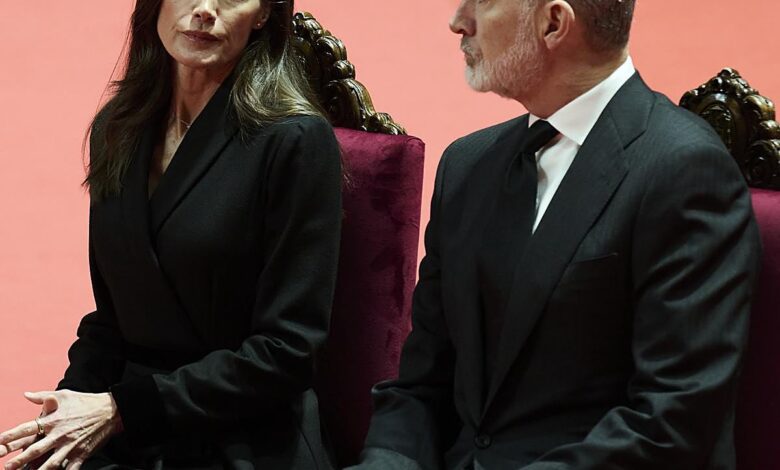Royal Couple at Huelva Memorial Ceremony Unexpected Emotions and Public Reaction