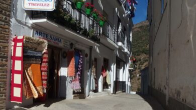 Это самая высокая деревня Гранады на высоте почти 1500 метров в Альпухарре