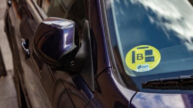 Владельцы машин с наклейками B и C: новые правила для полос VAO в 2026 году