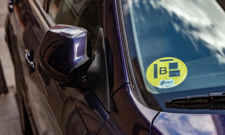 Owners of Cars with B and C Stickers: New VAO Lane Rules in 2026