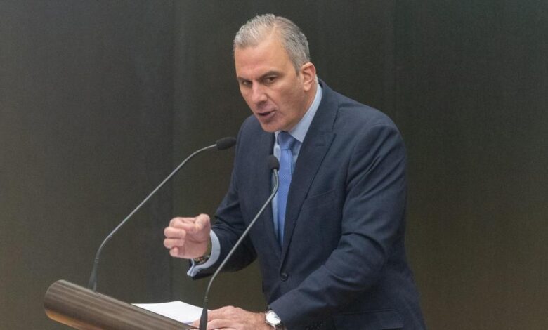 Internal Conflict in Vox: High-profile Resignation and Accusations of Manipulation