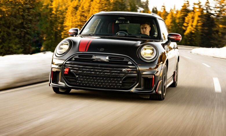 Мини JCW удивил сочетанием мощности и цены: 231 л.с. за 40 000 евро