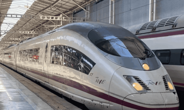 Скоростные поезда между Малагой и Антекерой остановлены из-за оползня