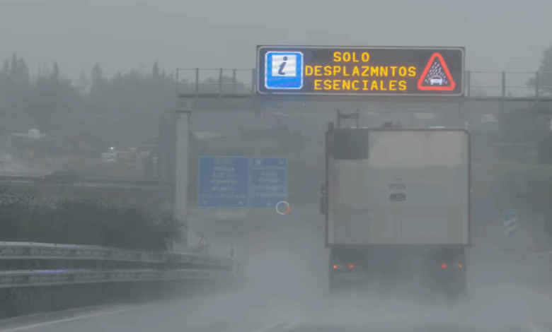 Сотни дорог перекрыты из-за шторма Leonardo: эвакуации и отмена занятий