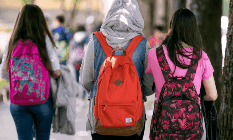 Vox требует пересмотра школьных меню: спор о халяль-питании в Испании