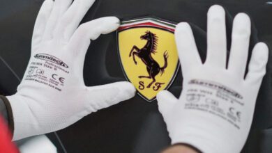 Ferrari интригует: первые фото интерьера Luce