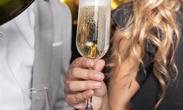 Expert warns alcohol accelerates skin aging and damages its structure