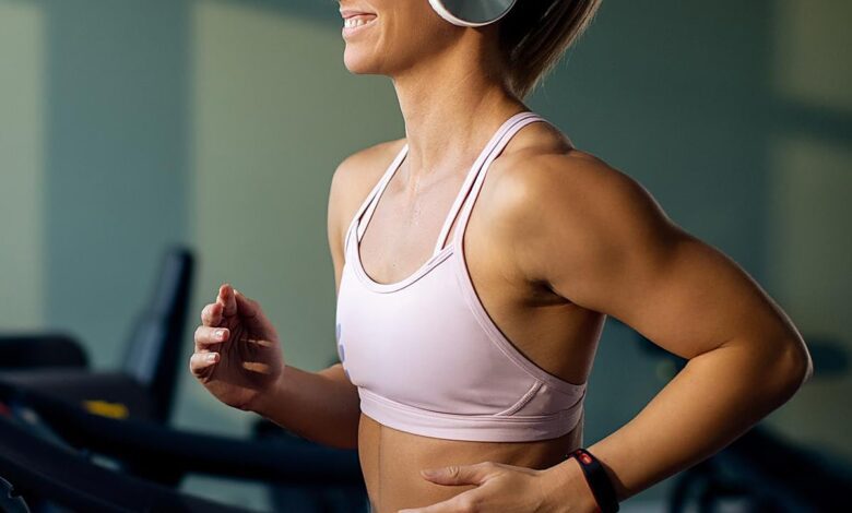 Spaniards Embrace New Fitness Trend: Why 12-3-30 Sparks Debate