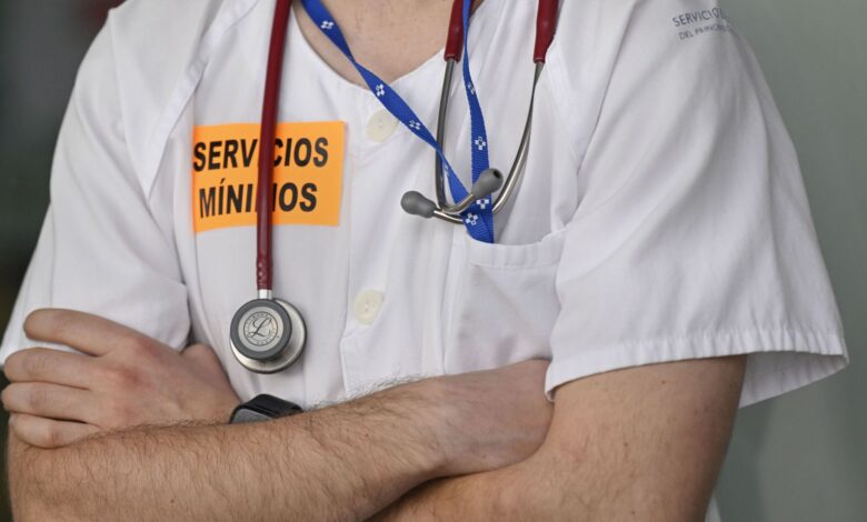 Médicos anuncian huelga indefinida: qué cambiará en la sanidad española