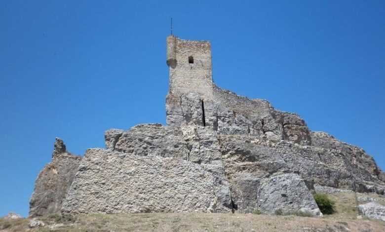 A Medieval Castle in Guadalajara Becomes a Symbol of Struggle and Cinematic Legends