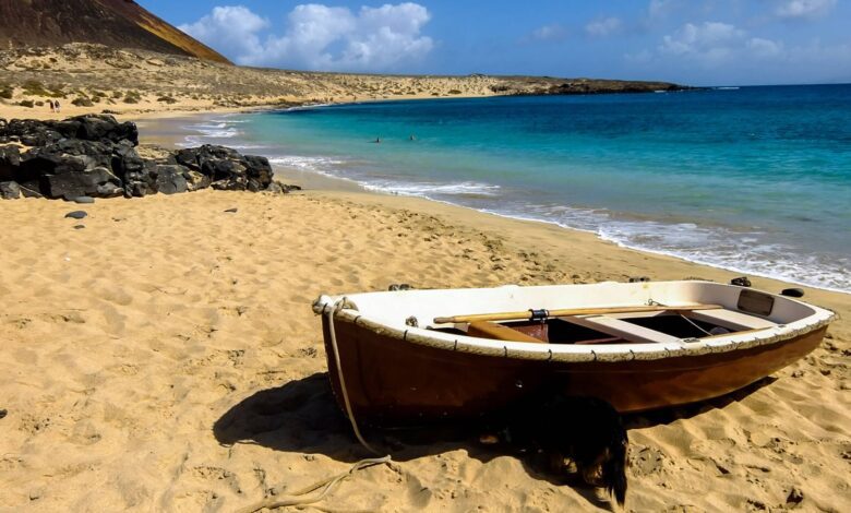 The Island Without Asphalt Where Roads and Noise Have Disappeared in Spain