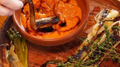 Π ΠΠ°ΡΡΠ΅Π»ΡΠΎΠ½Π΅ ΡΠ΅ΡΡΠΎΡΠ°Π½ Π½Π°ΡΡΡΠΈΠ» ΡΡΠ°Π΄ΠΈΡΠΈΠΈ: calΓ§ots Π±Π΅Π· ΠΏΠ΅ΡΡΠ°ΡΠΎΠΊ ΠΈ ΠΏΠ΅ΠΏΠ»Π° RUSSPAIN.COM