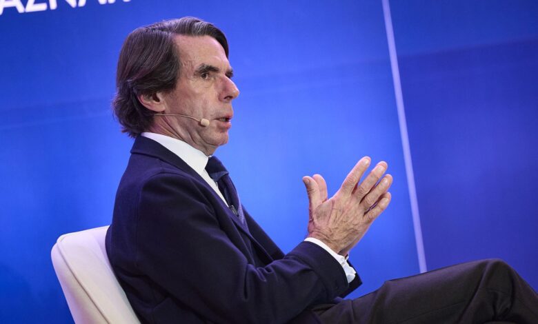 FAES обвиняет главу МИД Испании в клевете на Азнара из-за упоминания в деле Эпштейна