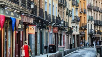 Где в Мадриде скрывается улица с тайной средневекового рва и легендарными трактирами