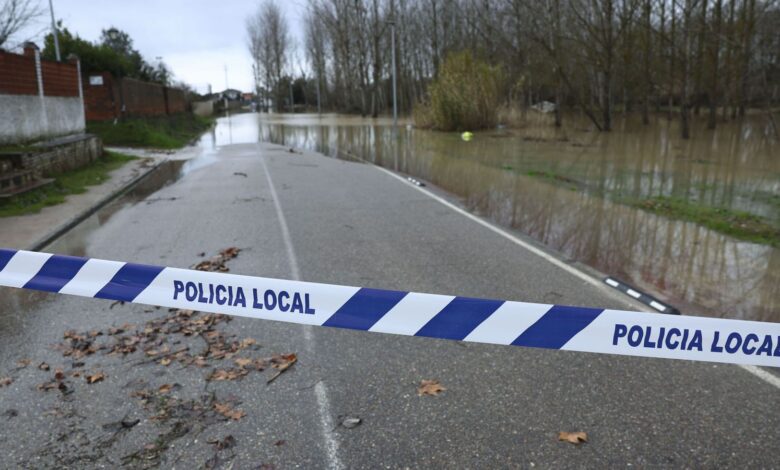 Storm paralyzes Spain: nearly 100 roads closed due to severe weather