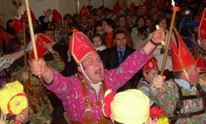 Over a Hundred ‘Devils’ Shake the Streets of Cuenca in February