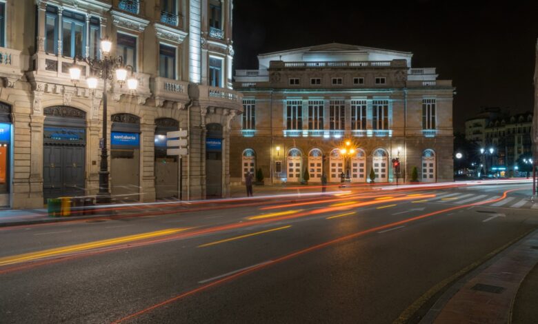 Spanish city prepares for unique eclipse: night in broad daylight