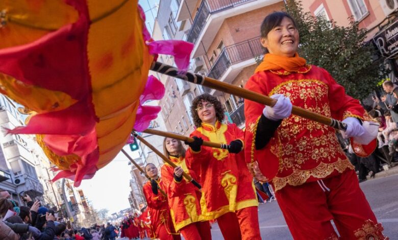Explosión de colores y tradiciones cómo celebra España el Año Nuevo Chino 2026