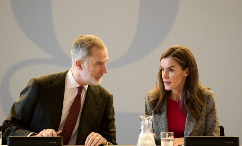 Король Фелипе VI рассмешил Марту Ортегу на официальной встрече – что скрывает королевская улыбка