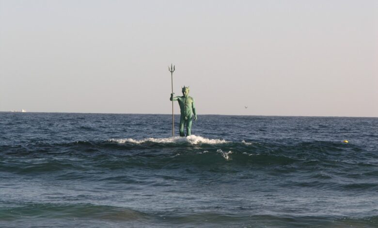 Mysterious Statue on the Gran Canaria Coast Vanishes and Reappears with the Tides