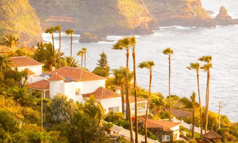 Буря Therese: Канарские острова под угрозой, школы и центры закрыты