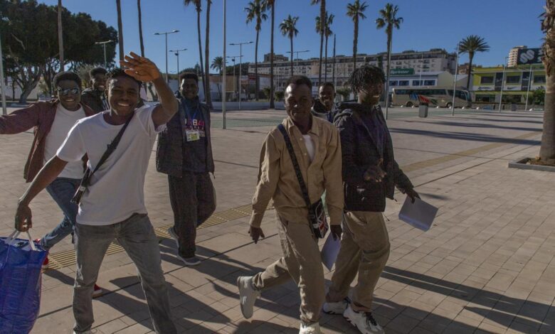 В Ceуту за месяц прибыло 820 мигрантов: рост на 1200% после реформы