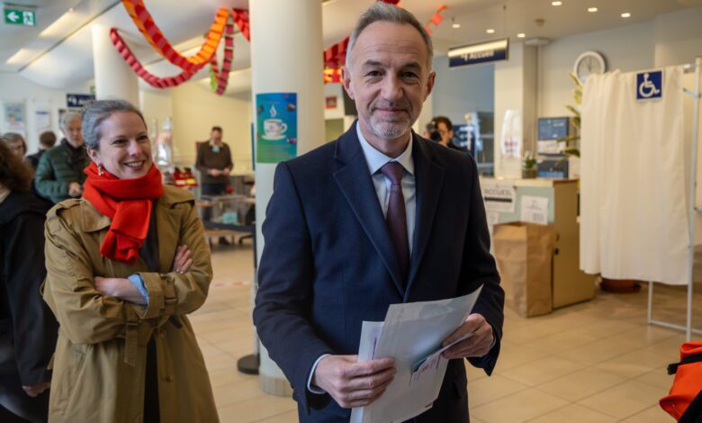 Париж сохраняет социалистическое руководство: неожиданные итоги выборов и новые вызовы