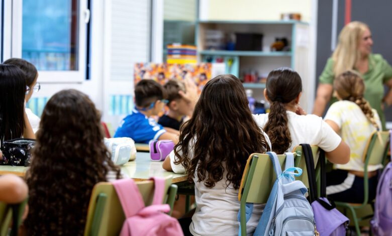 Власти Арагона ограничили цифровые технологии в школах: возврат к бумаге