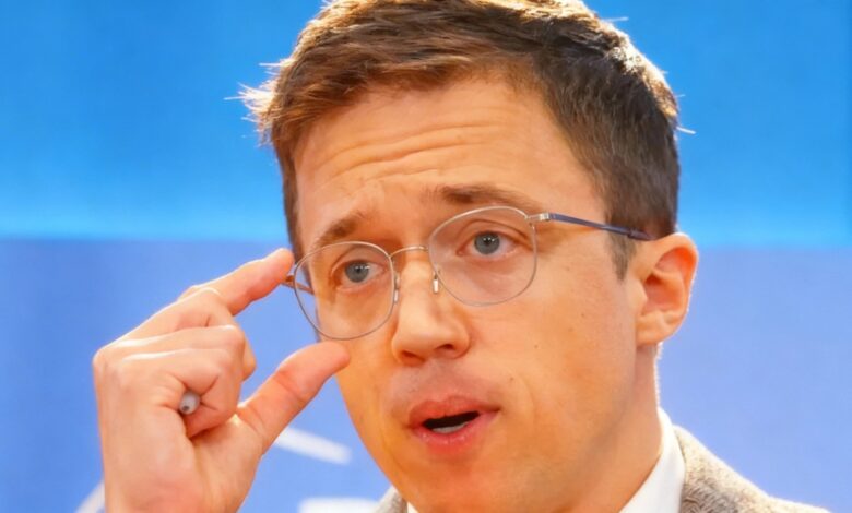 Errejón вернулся — и его не узнать: что скрывает новая внешность политика?
