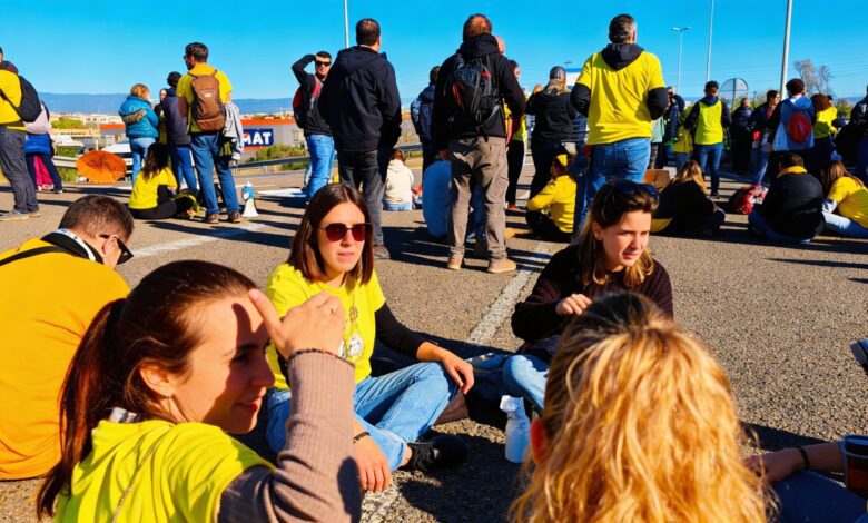 В Каталонии 4 000 учителей вышли на улицы: массовая акция в Таррагоне