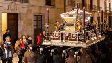 В Кордове женский запрет в религиозной братии вызвал споры и протесты RUSSPAIN.COM