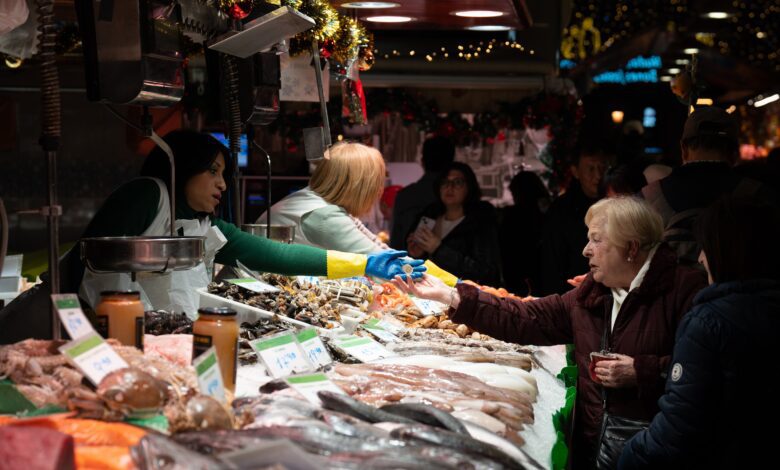 Почему традиционные рынки Мадрида теряют покупателей и что меняется в кварталах