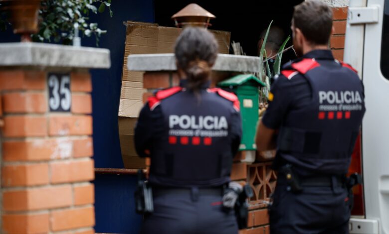 Женщина спасена после двух недель заточения в квартире Барселоны