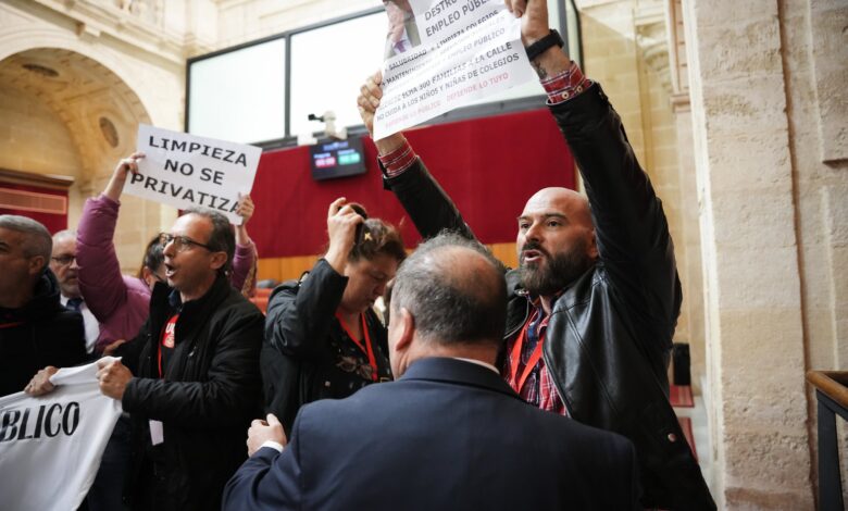 Севилья: переговоры по приватизации уборки школ вызвали неожиданный поворот