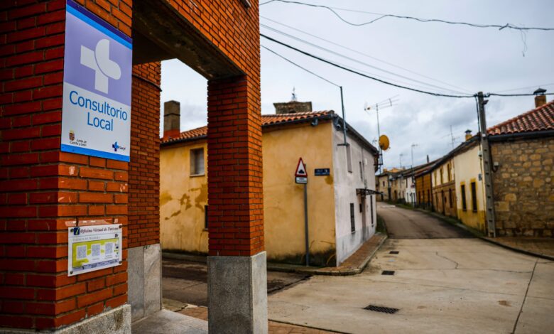 Частая смена врачей в селах Саламанки: пожилые теряют доверие к системе