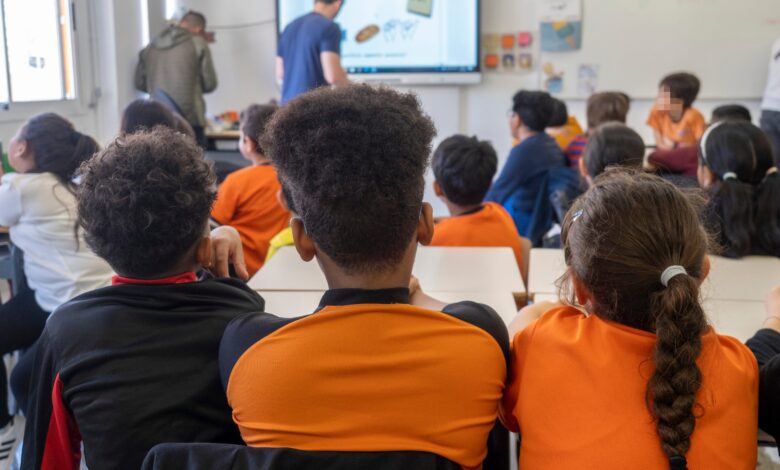 В Каталонии увеличили выплаты для уязвимых учеников в частных школах, а для государственных — нет