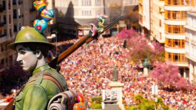 В центре Валенсии разгорается спор из-за массовых гуляний на фоне Fallas RUSSPAIN.COM