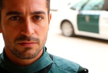 В Гранаде стажёр Guardia Civil спасла женщину после ДТП