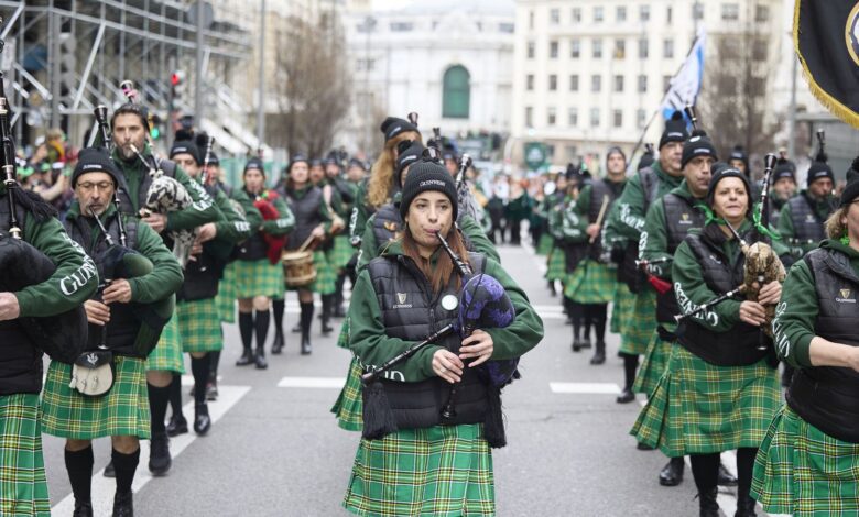 Сотни музыкантов и масштабные перекрытия: что ждет Мадрид на параде Сан-Патрицио