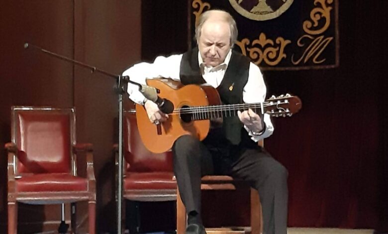 How an Ordinary Barbershop Became a Flamenco Hub