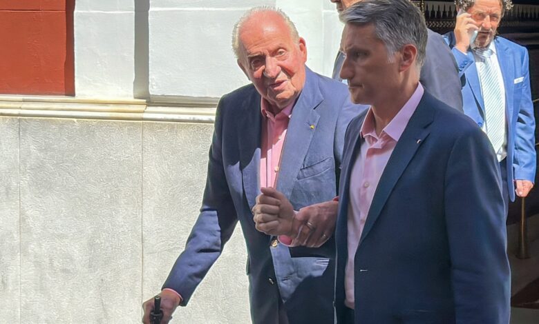 Почему король не спешит вернуться домой