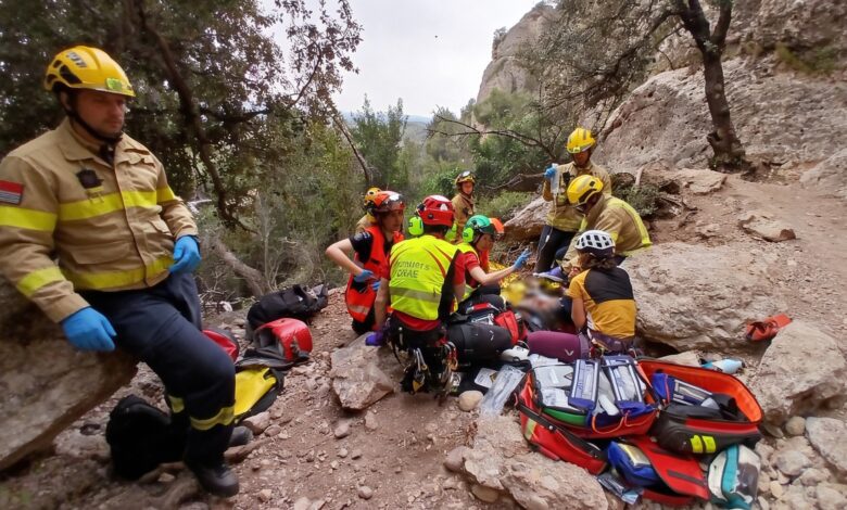 Two climbers in critical condition after rockfall in Montserrat