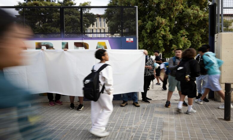 Четыре каталонских лицея требуют исключить их из пилотного проекта с ‘mossos’