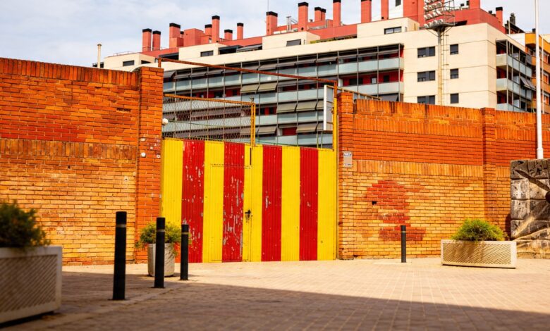 Стадионный конфликт в Барселоне: Sant Andreu не готов менять искусственный газон