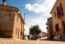 В мадридском Робрегордо почти не осталось местных: как выживает деревня с колумбийской главой