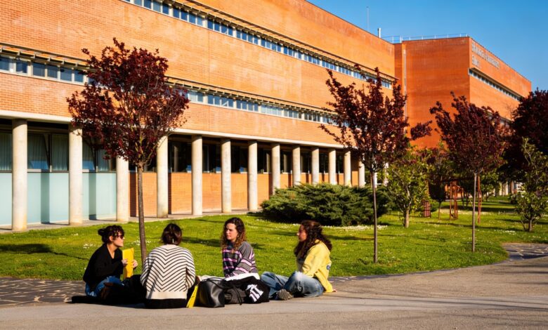 Каждый пятый студент UAB пропускает больше половины занятий